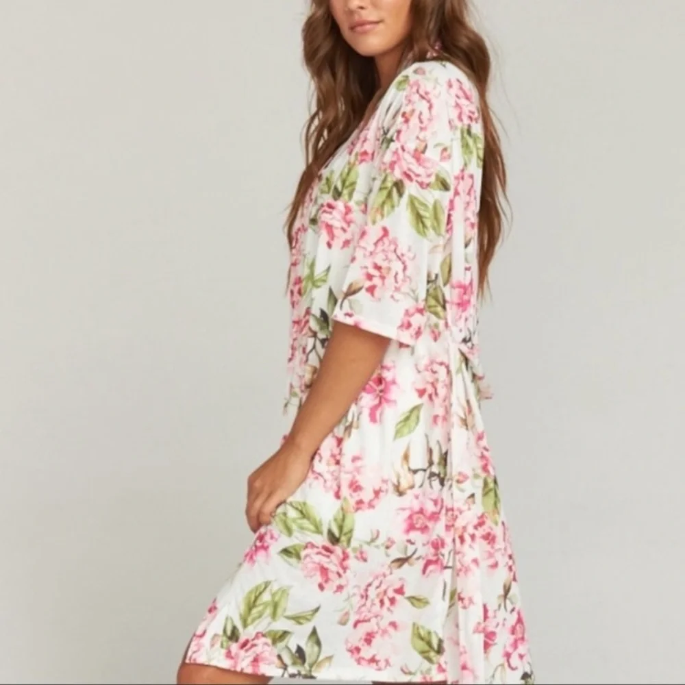Show me your Mumu classy white and pink floral Brie Robe OS